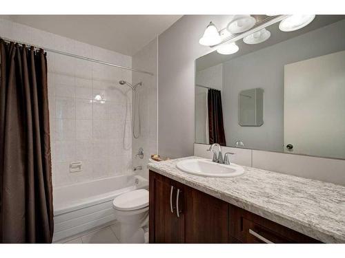 252 Parkside Way Se, Calgary, AB - Indoor Photo Showing Bathroom