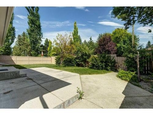 252 Parkside Way Se, Calgary, AB - Outdoor