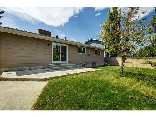 252 Parkside Way Se, Calgary, AB - Outdoor