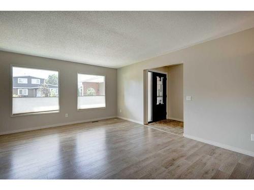 252 Parkside Way Se, Calgary, AB - Indoor Photo Showing Other Room