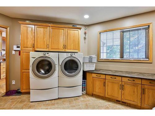 3107 30 Street, Coaldale, AB - Indoor Photo Showing Laundry Room