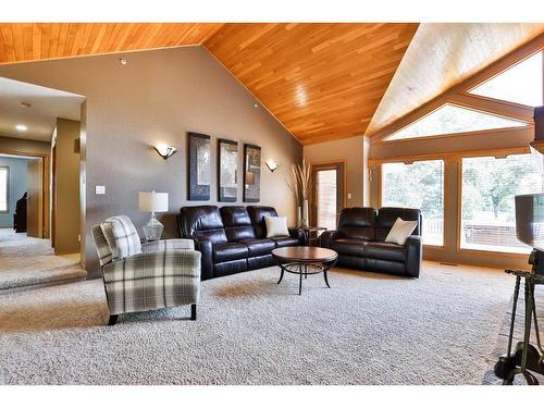 3107 30 Street, Coaldale, AB - Indoor Photo Showing Living Room