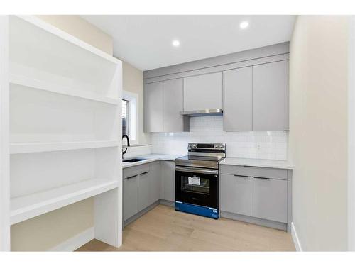 193 South Shore View, Chestermere, AB - Indoor Photo Showing Kitchen