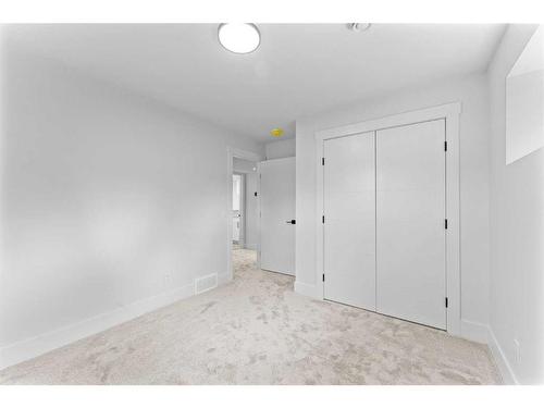 223 Parkside Way Se, Calgary, AB - Indoor Photo Showing Other Room