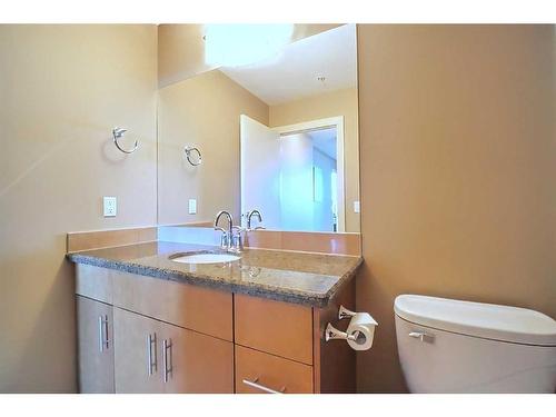 3007-210 15 Avenue Se, Calgary, AB - Indoor Photo Showing Bathroom