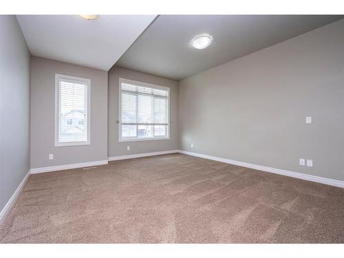 85 Sherwood Heights Nw, Calgary, AB - Indoor Photo Showing Other Room