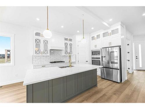 331 Muirfield Crescent, Lyalta, AB - Indoor Photo Showing Kitchen With Stainless Steel Kitchen With Upgraded Kitchen