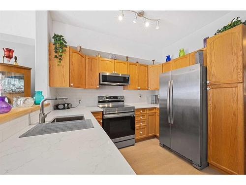 280-223 Tuscany Springs Boulevard Nw, Calgary, AB - Indoor Photo Showing Kitchen