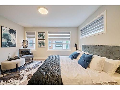 3424 15 Street Sw, Calgary, AB - Indoor Photo Showing Bedroom