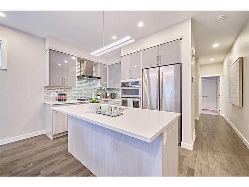 3424 15 Street Sw, Calgary, AB - Indoor Photo Showing Kitchen With Stainless Steel Kitchen With Upgraded Kitchen