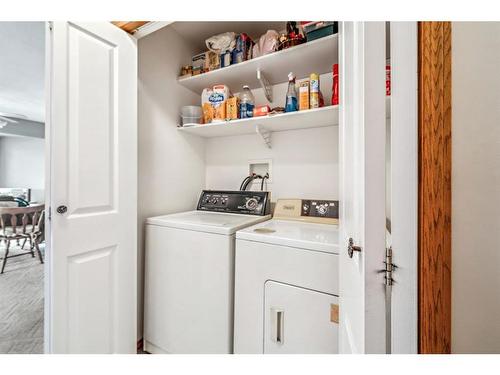 5620 Sunrise Crescent, Olds, AB - Indoor Photo Showing Laundry Room