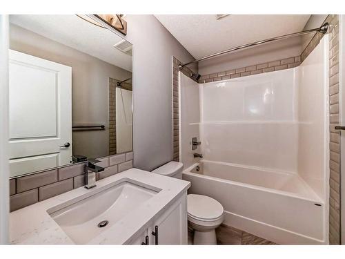 215-4250 Seton Drive, Calgary, AB - Indoor Photo Showing Bathroom