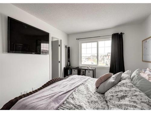 105 Legacy Glen Circle Se, Calgary, AB - Indoor Photo Showing Bedroom