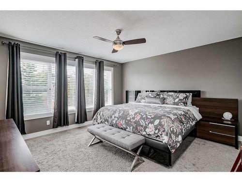 246 Evanspark Circle Nw, Calgary, AB - Indoor Photo Showing Bedroom