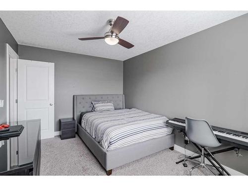 246 Evanspark Circle Nw, Calgary, AB - Indoor Photo Showing Bedroom