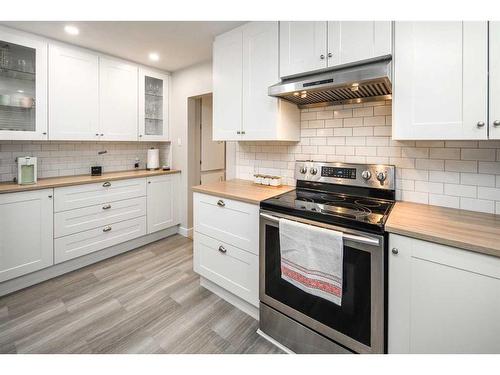 3516 19 Street Nw, Calgary, AB - Indoor Photo Showing Kitchen