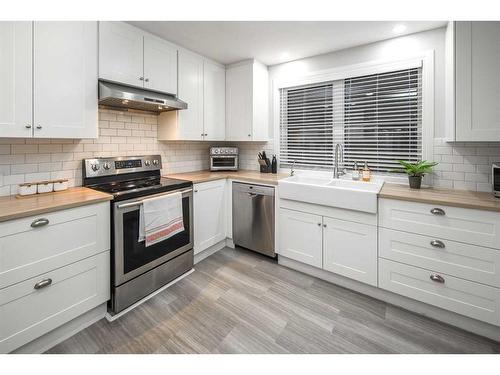 3516 19 Street Nw, Calgary, AB - Indoor Photo Showing Kitchen