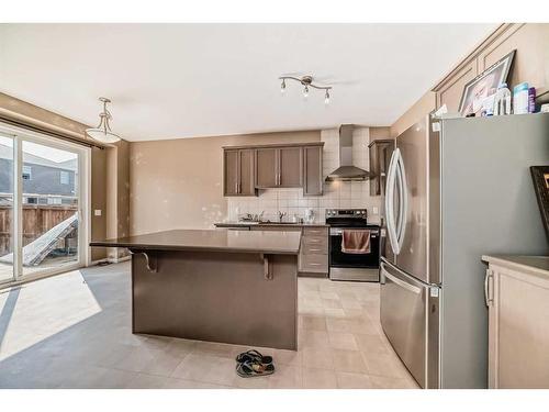 238 Cityscape Gardens Ne, Calgary, AB - Indoor Photo Showing Kitchen