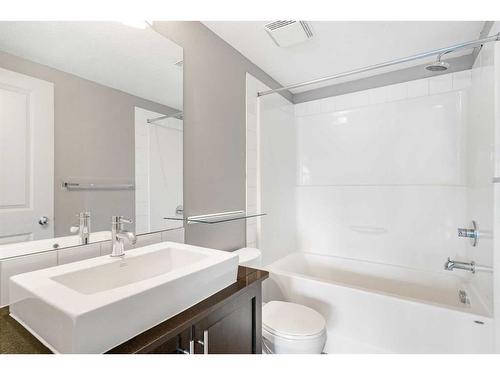 2212-155 Skyview Ranch Way Ne, Calgary, AB - Indoor Photo Showing Bathroom