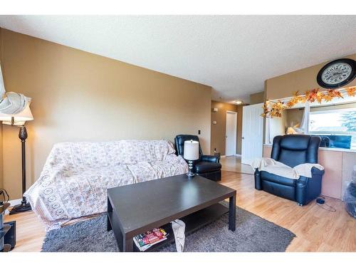 1 Falbury Crescent Ne, Calgary, AB - Indoor Photo Showing Living Room