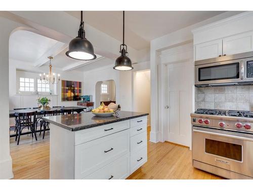 3220 6 Street Sw, Calgary, AB - Indoor Photo Showing Kitchen