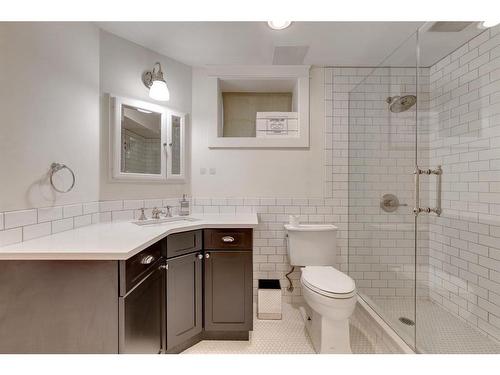 3220 6 Street Sw, Calgary, AB - Indoor Photo Showing Bathroom
