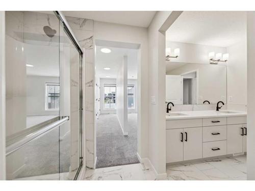 18 Magnolia Court Se, Calgary, AB - Indoor Photo Showing Bathroom