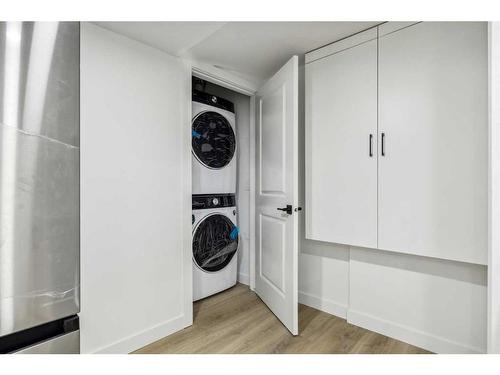 18 Magnolia Court Se, Calgary, AB - Indoor Photo Showing Laundry Room