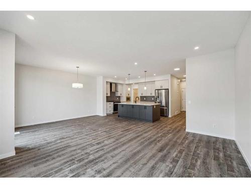 18 Magnolia Court Se, Calgary, AB - Indoor