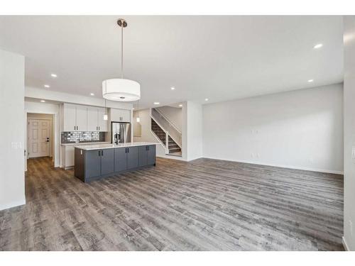 18 Magnolia Court Se, Calgary, AB - Indoor Photo Showing Kitchen