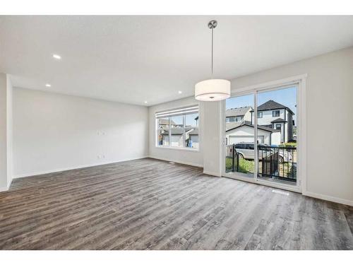 18 Magnolia Court Se, Calgary, AB - Indoor