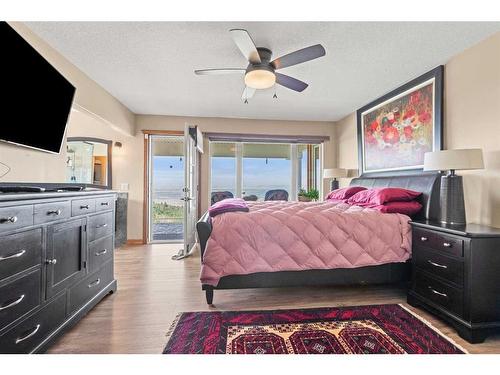 260011 Mountain Ridge Place, Rural Rocky View County, AB - Indoor Photo Showing Bedroom