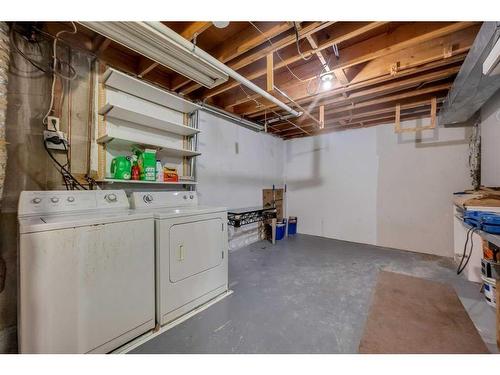 39-3200 60 Street Ne, Calgary, AB - Indoor Photo Showing Laundry Room