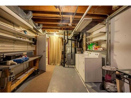 39-3200 60 Street Ne, Calgary, AB - Indoor Photo Showing Laundry Room