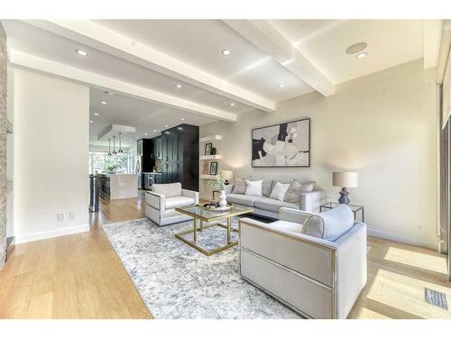 1821A Broadview Road Nw, Calgary, AB - Indoor Photo Showing Living Room