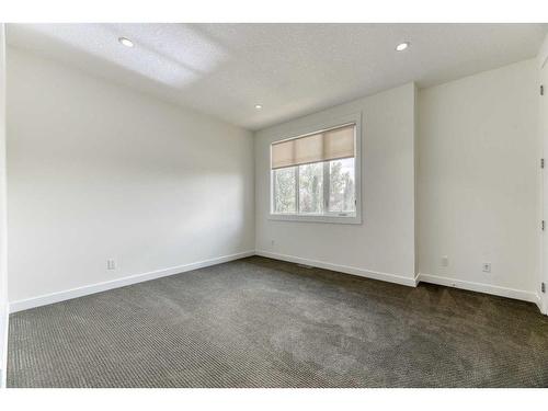 1821A Broadview Road Nw, Calgary, AB - Indoor Photo Showing Other Room