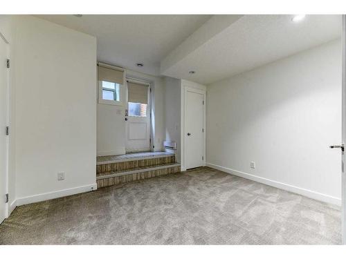 1821A Broadview Road Nw, Calgary, AB - Indoor Photo Showing Other Room