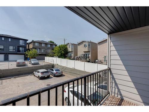 4-2407 17 Street Sw, Calgary, AB - Outdoor With Exterior