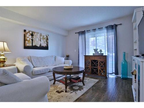 103-3000 Citadel Meadow Point Nw, Calgary, AB - Indoor Photo Showing Living Room