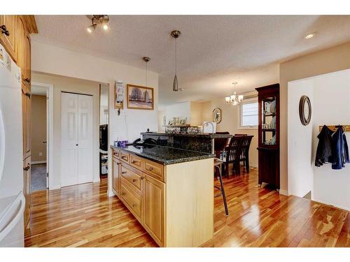 940 Rundlecairn Way Ne, Calgary, AB - Indoor Photo Showing Kitchen