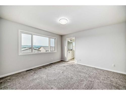 31 Royston Heath Nw, Calgary, AB - Indoor Photo Showing Other Room