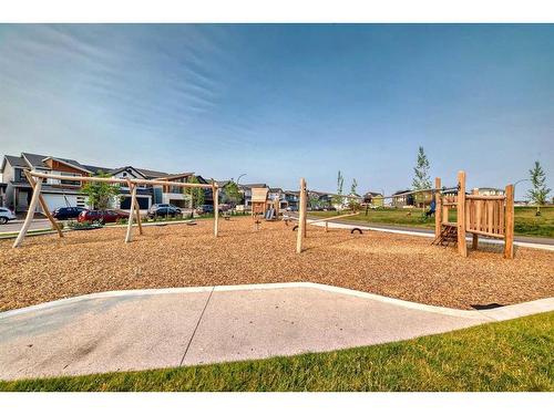 31 Royston Heath Nw, Calgary, AB - Outdoor