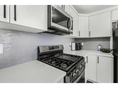 1482 148 Avenue Nw, Calgary, AB - Indoor Photo Showing Kitchen