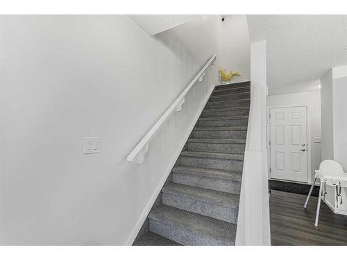 1482 148 Avenue Nw, Calgary, AB - Indoor Photo Showing Other Room