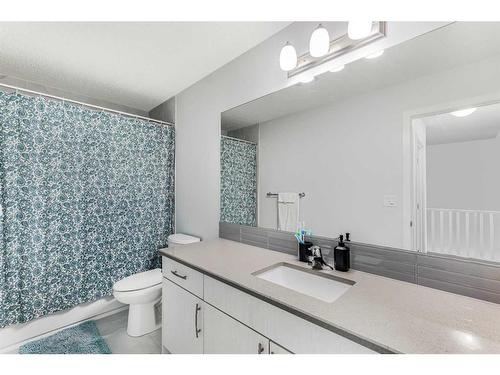 1482 148 Avenue Nw, Calgary, AB - Indoor Photo Showing Bathroom