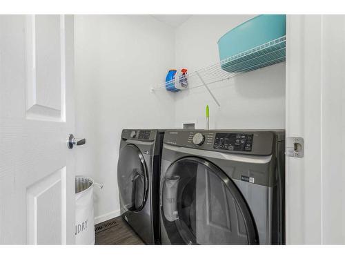 1482 148 Avenue Nw, Calgary, AB - Indoor Photo Showing Laundry Room