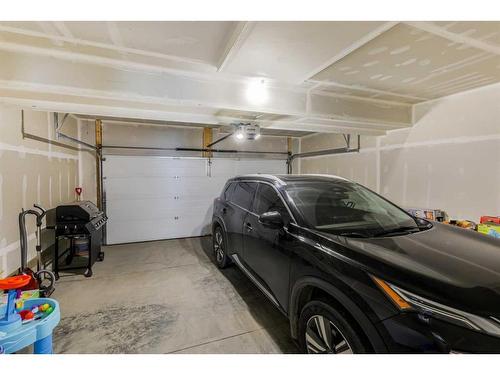 1482 148 Avenue Nw, Calgary, AB - Indoor Photo Showing Garage