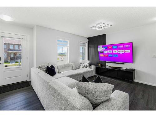 1482 148 Avenue Nw, Calgary, AB - Indoor Photo Showing Living Room