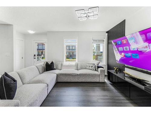 1482 148 Avenue Nw, Calgary, AB - Indoor Photo Showing Living Room