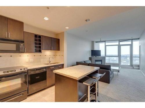 1203-77 Spruce, Calgary, AB - Indoor Photo Showing Kitchen